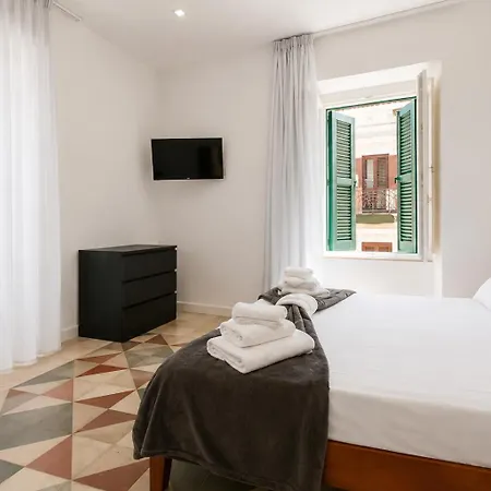 Apartment Palazzo Vignola By Apulia