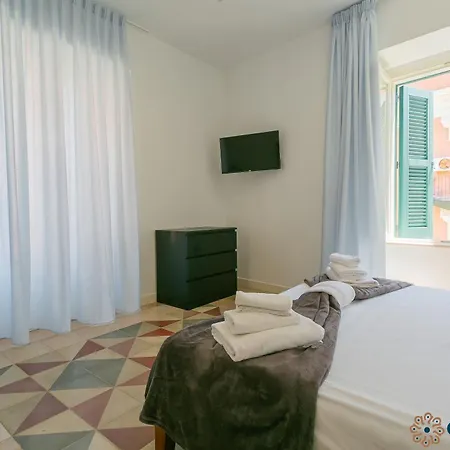 Palazzo Vignola By Apulia Apartment *