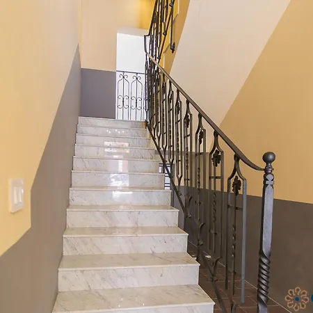 Palazzo Vignola By Apulia Bari